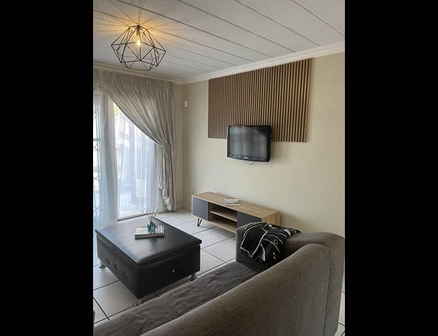 2 BEDROOM APARTMENT RENTED IN SANDOWN